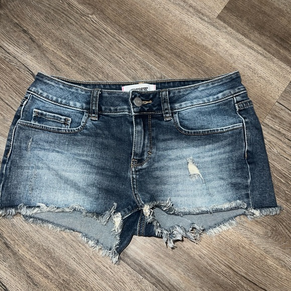 4 pairs of vs pink shorts - Picture 2 of 10